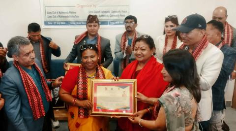 सरिता महर्जन र रञ्जना जाेशीकाे भव्य लायन्स सामाजिक उच्च सम्मान